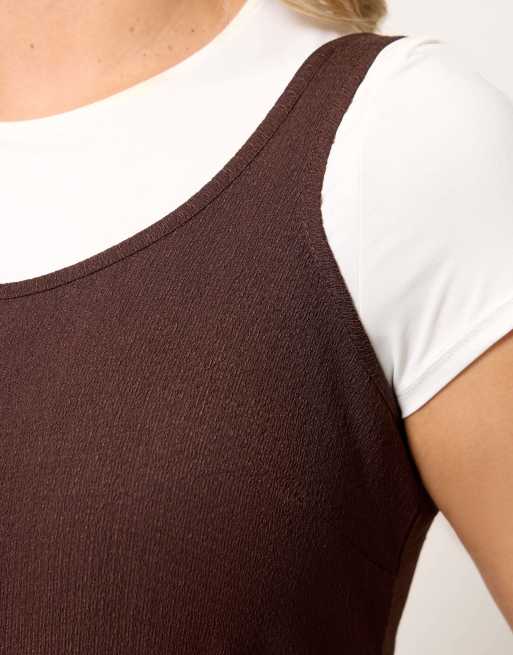 Yours Clothing Textured wide leg jumpsuit in brown, 3 of 4