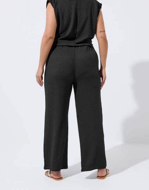Yours Clothing Textured wide leg trousers in black, 3 of 4