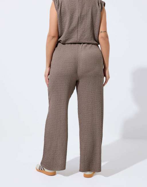 Yours Clothing Textured wide leg trousers in brown, 4 of 4