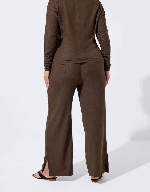 Yours Clothing Textured wide leg trousers in brown, 2 of 4