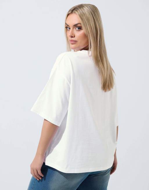 Yours Clothing 'three lions' t-shirt in white, 3 of 3