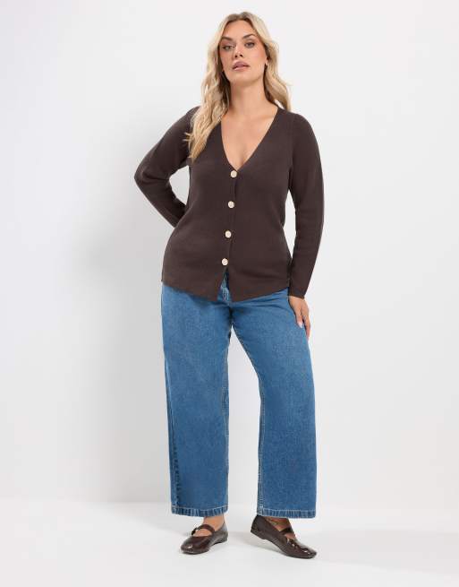 Yours Clothing V -neck knitted cardigan in brown, 2 of 4