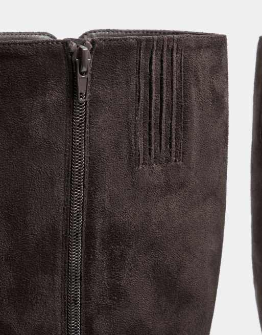 Yours Clothing Wide fit block heel boots in brown, 5 of 5