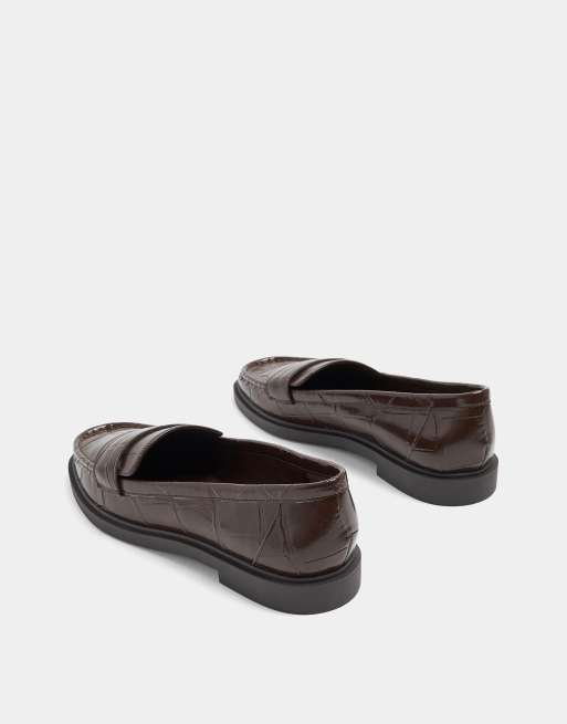 Yours Clothing Wide fit croc embossed loafers in brown, 4 of 4