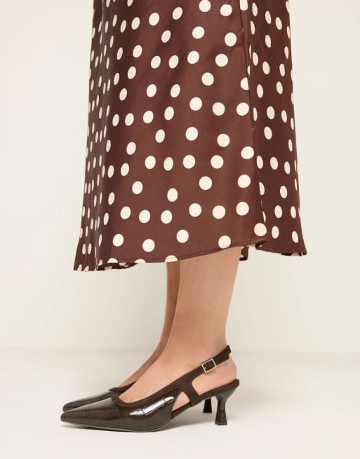 Yours Clothing Wide fit croc embossed sling back heels in brown, 2 of 4