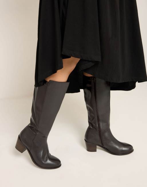 Yours Clothing Wide fit leather knee high boots in brown, 2 of 4