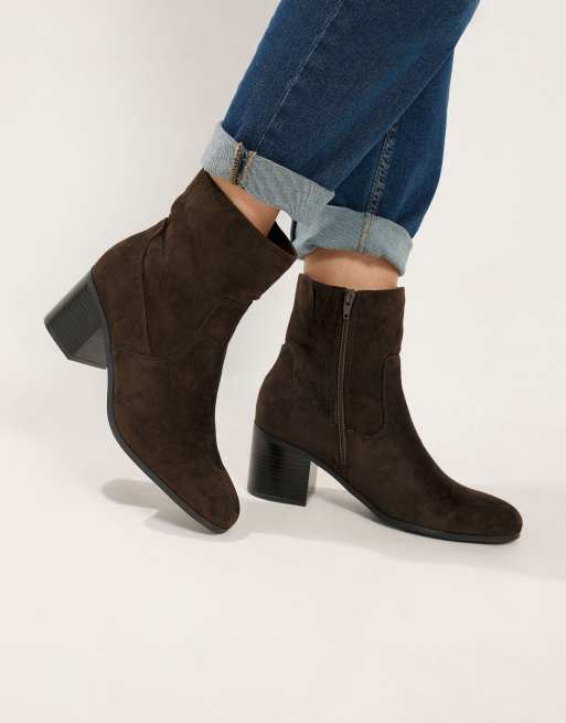 Yours Clothing Wide fit square heel ankle boots in brown, 2 of 4