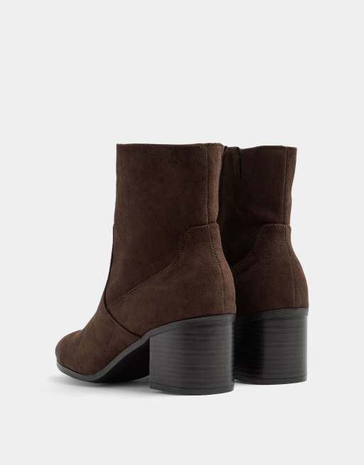 Yours Clothing Wide fit square heel ankle boots in brown, 4 of 4