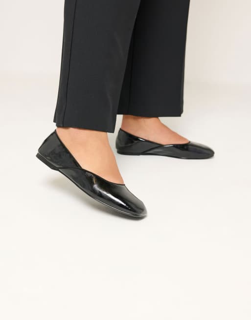 Yours Clothing Wide fit square toe ballet pumps in black, 2 of 4