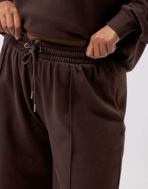 Yours Clothing Wide leg joggers in brown, 4 of 4