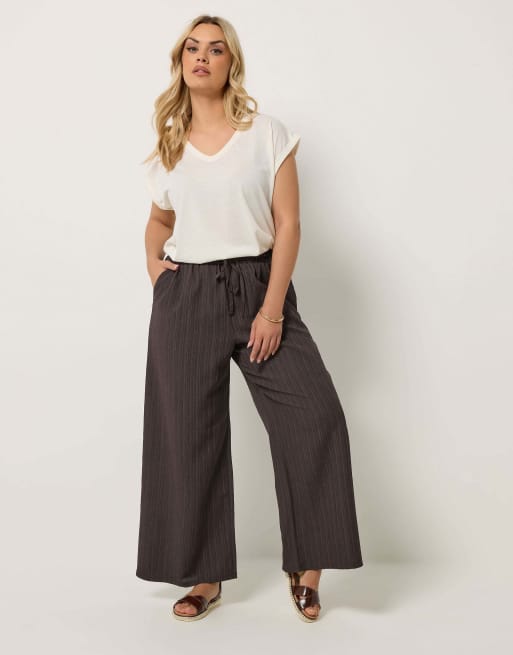 Yours Clothing Wide leg textured trousers in brown, 4 of 4