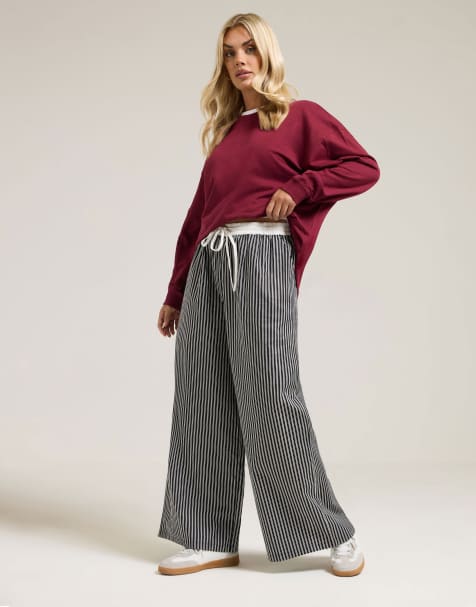 Yours Clothing Wide leg trousers in black - view 1