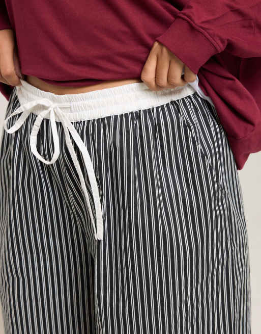 Yours Clothing Wide leg trousers in black, 2 of 5
