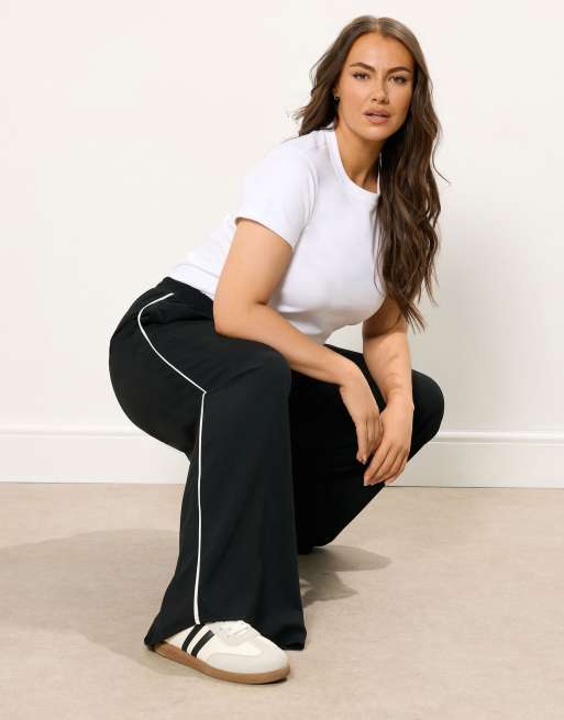 Yours Clothing Wide leg trousers in black, 3 of 4