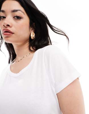 yours crew neck t-shirt in white