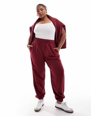 cuffed sweatpants in burgundy - part of a set-Red