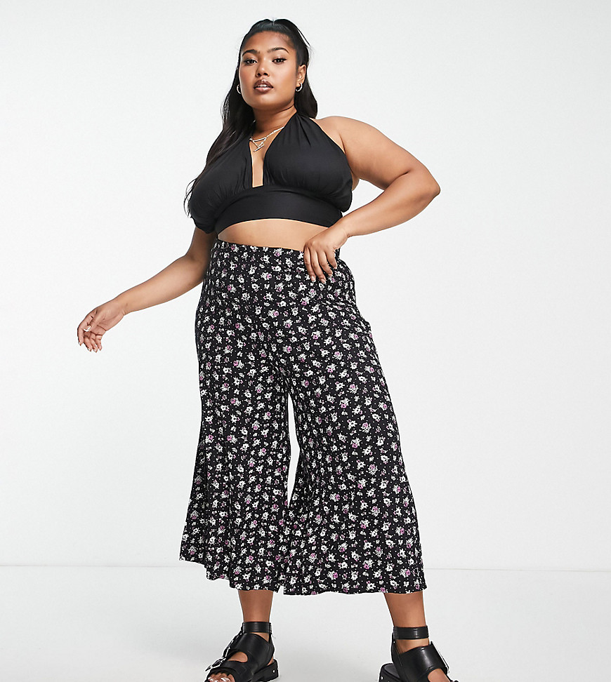 Yours Exclusive culotte in black ditsy floral