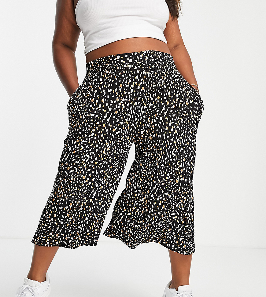 Plus-size trousers by Yours Exclusive to ASOS High rise Elasticated waist Side pockets Cropped length Wide leg Regular fit