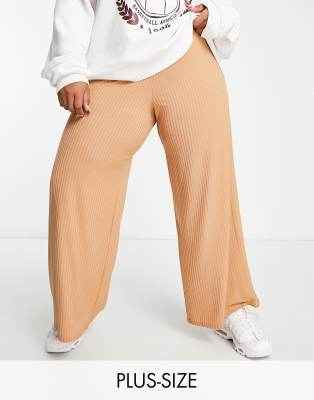 Yours - Exclusive - Gerippte Hose mit weitem Bein in Camel-Neutral