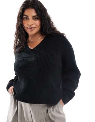 Yours Exclusive v-neck sweater in black