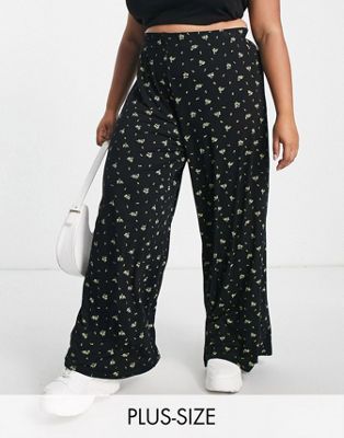 Yours Exclusive wide leg trouser in black ditsy floral