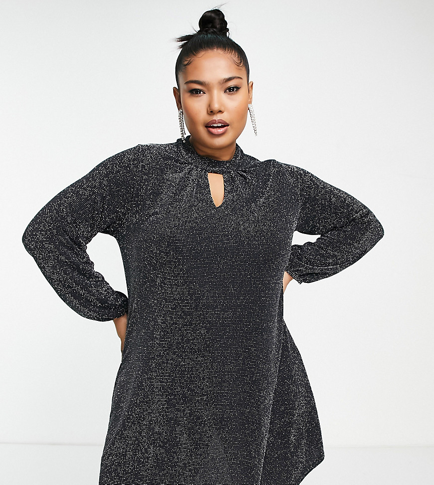 Plus-size dress by Yours This dress deserves a night out High neck Keyhole front Button-keyhole back Regular fit
