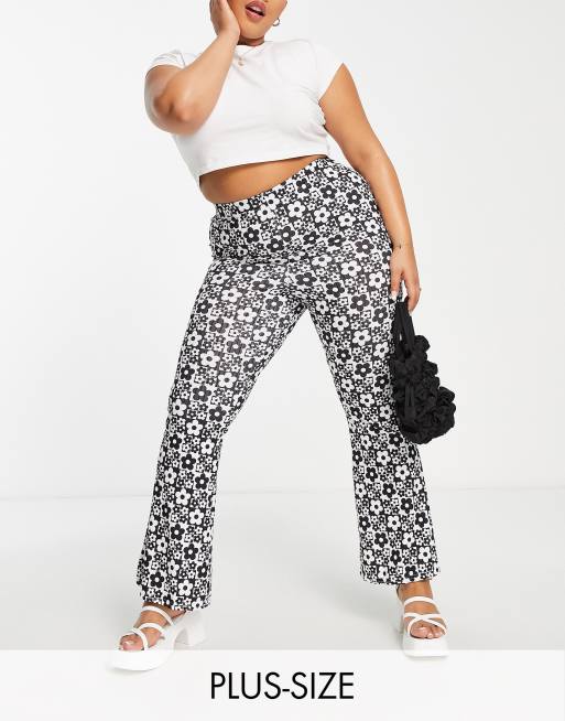 Yours - Pantalon évasé à imprimé fleuri rétro - Noir et blanc