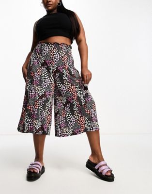 Yours Shirred Waist Wide Leg Culottes In Black Floral