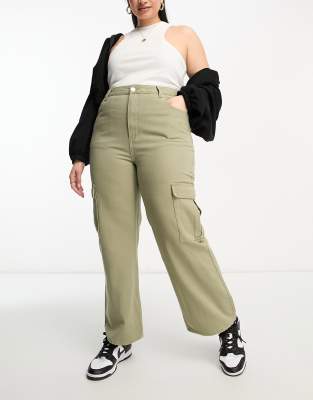 Yours Yours straight leg cargo jean in khaki-Green