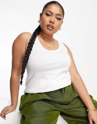 Yours Yours vest in white