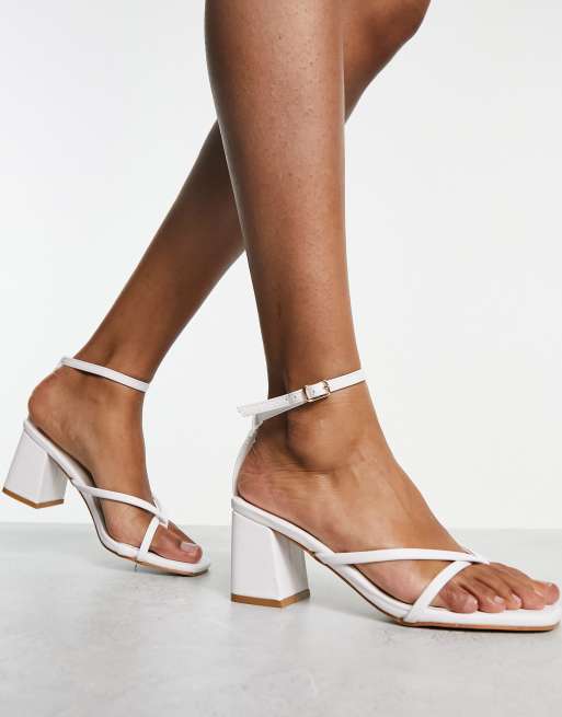 White strappy sandals block 2024 heel