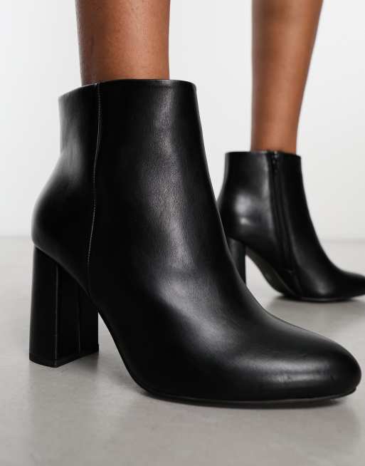 Wide fit 2025 pointed ankle boots