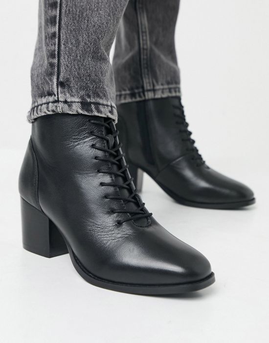https://images.asos-media.com/products/yours-wide-fit-mid-heeled-ankle-boots-in-black/22833920-3?$n_550w$&wid=550&fit=constrain
