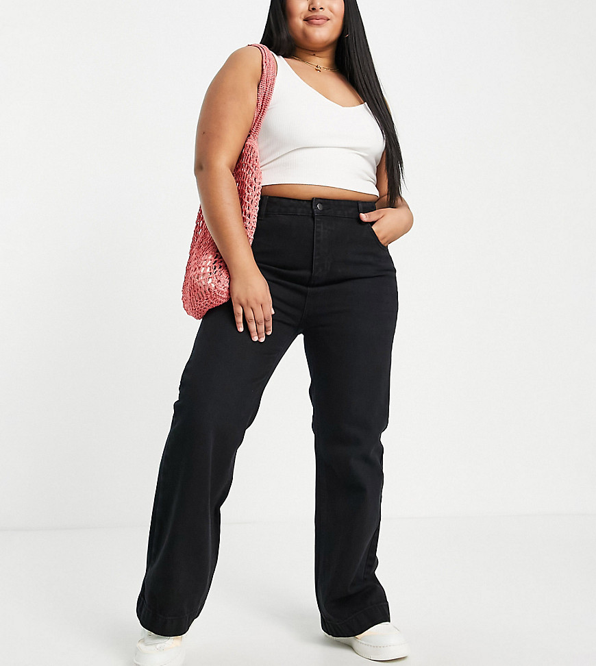 Plus-size jeans by Yours It%27s all in the jeans High rise Belt loops Functional pockets Wide leg