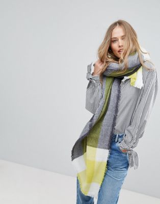 yellow and grey scarf