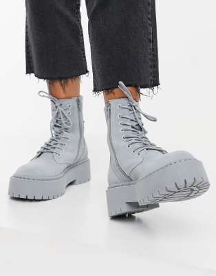 Замшевые ботинки серого цвета на массивной подошве со шнуровкой Steve Madden Skylar-Серый