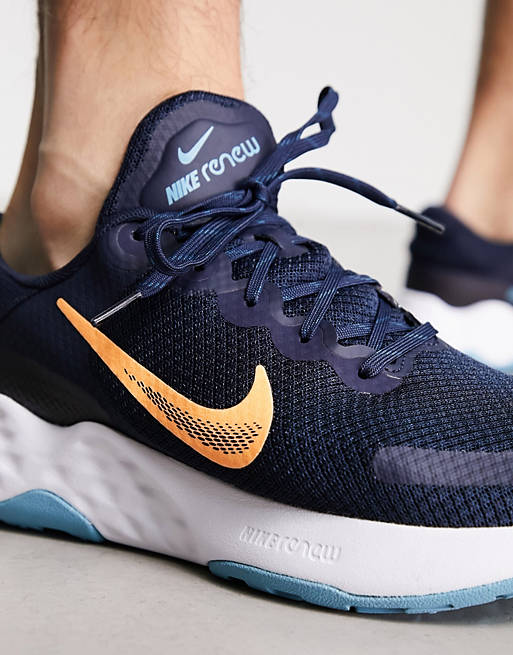 corazón Cinco Plisado Zapatillas azul marino Renew Ride de Nike Running | ASOS
