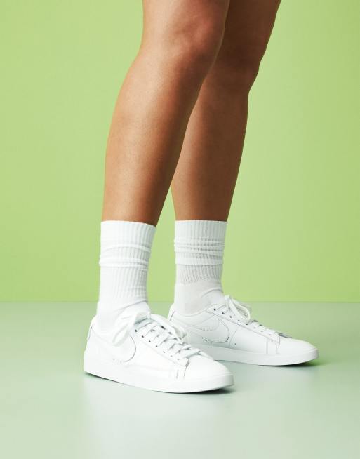 Zapatillas bajas en blanco Blazer de Nike ASOS