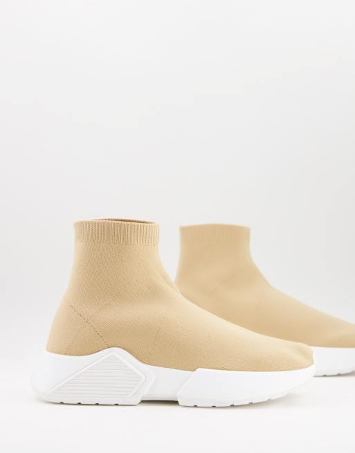 Zapatillas beis de estilo calcetín Della de ASOS DESIGN