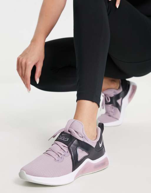 Zapatillas blancas Air Max Bella premium de Nike Training | ASOS