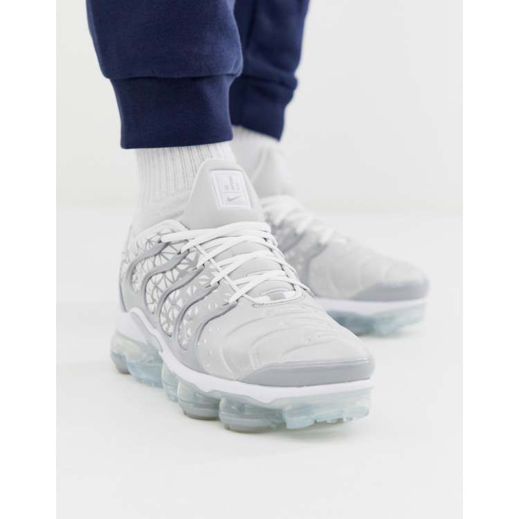 móvil Vago autobiografía Zapatillas blancas Air Max Vapormax Plus de Nike | ASOS