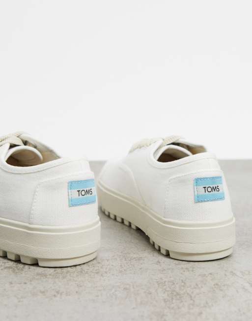 Zapatillas blancas con plataforma plana gruesa Lug de Toms | ASOS