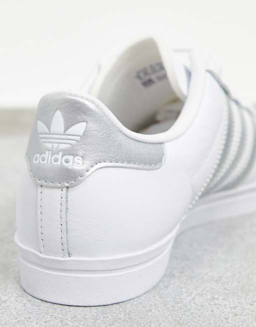 Adidas blancos cheap con plateado