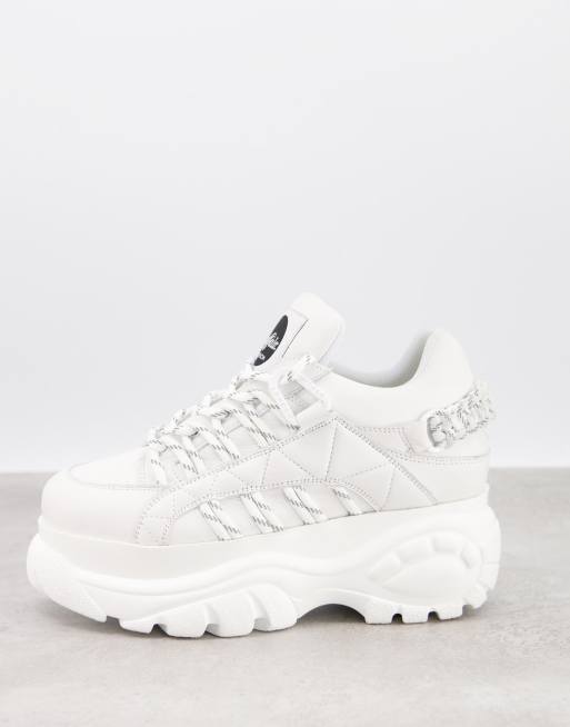 Zapatillas blancas con suela gruesa estilo hiker cl sicas de