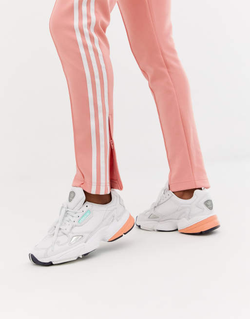 Zapatillas blancas de Premium de adidas Originals ASOS