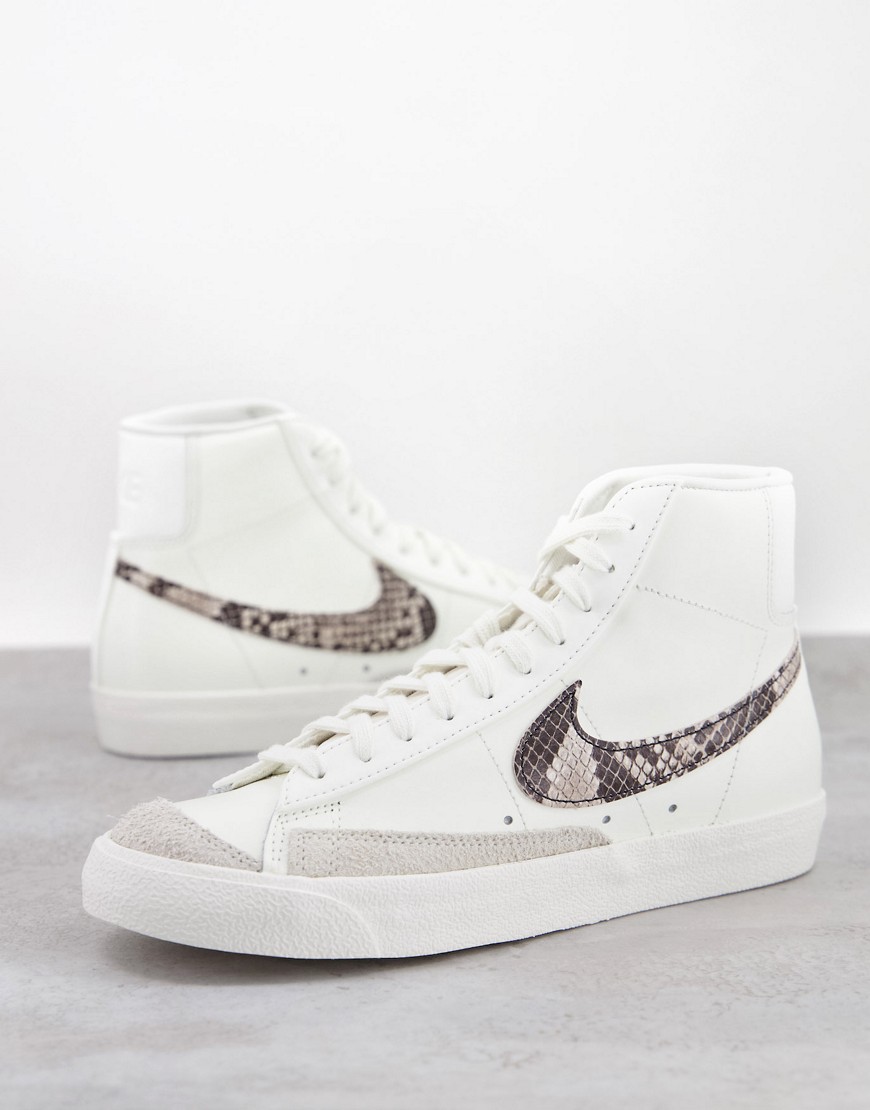 Zapatillas blanco hueso con estampado de serpiente Blazer Mid '77 de Nike-Multicolor