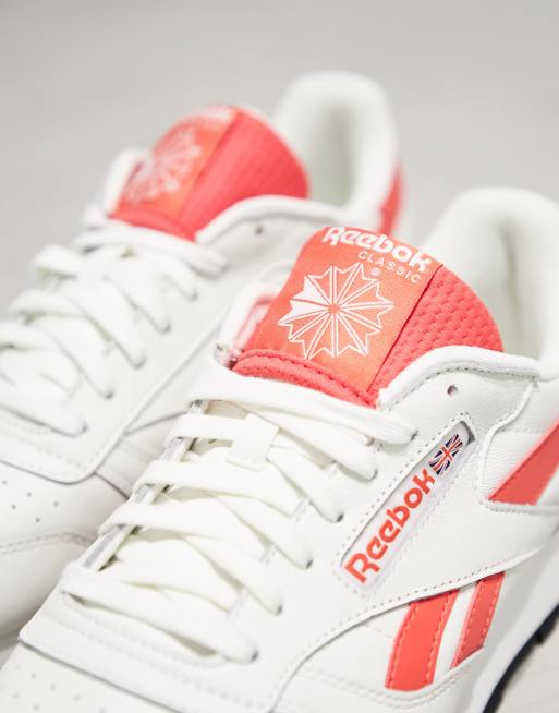 Zapatillas blanco vintage de cuero con detalle en rojo Vector de Reebok Classics