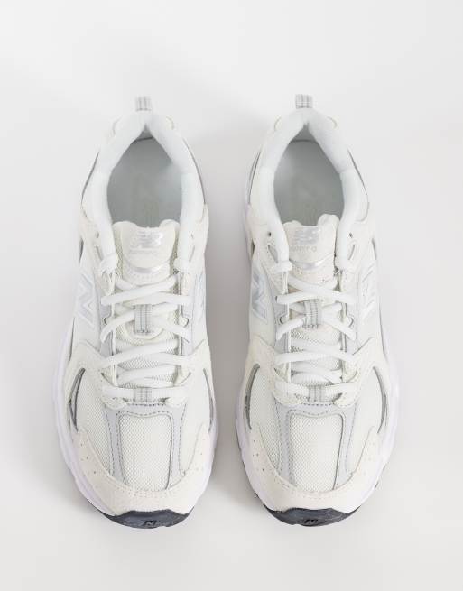 Zapatillas color hueso 530 de New Balance, 3 de 5