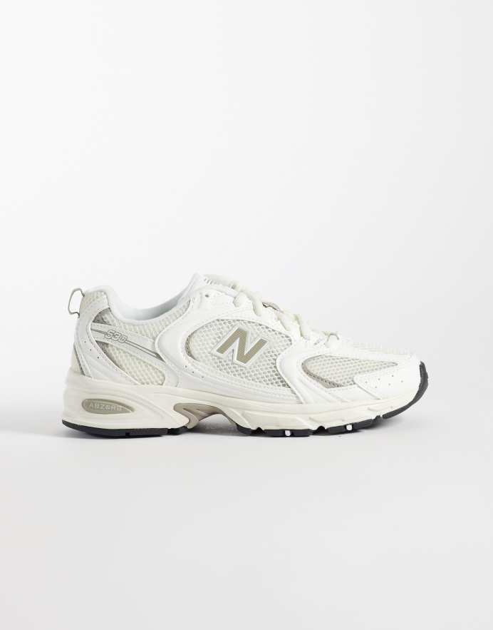 New Balance Zapatillas color hueso 530 de Off White Green