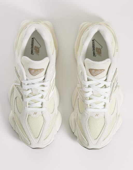 Zapatillas color hueso 9060 de New Balance, 3 de 5